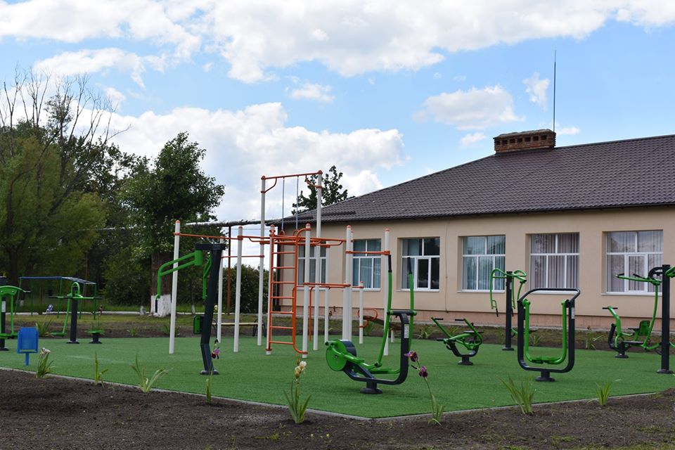 Відкриття майданчика для воркаут в селі Потік. Фото