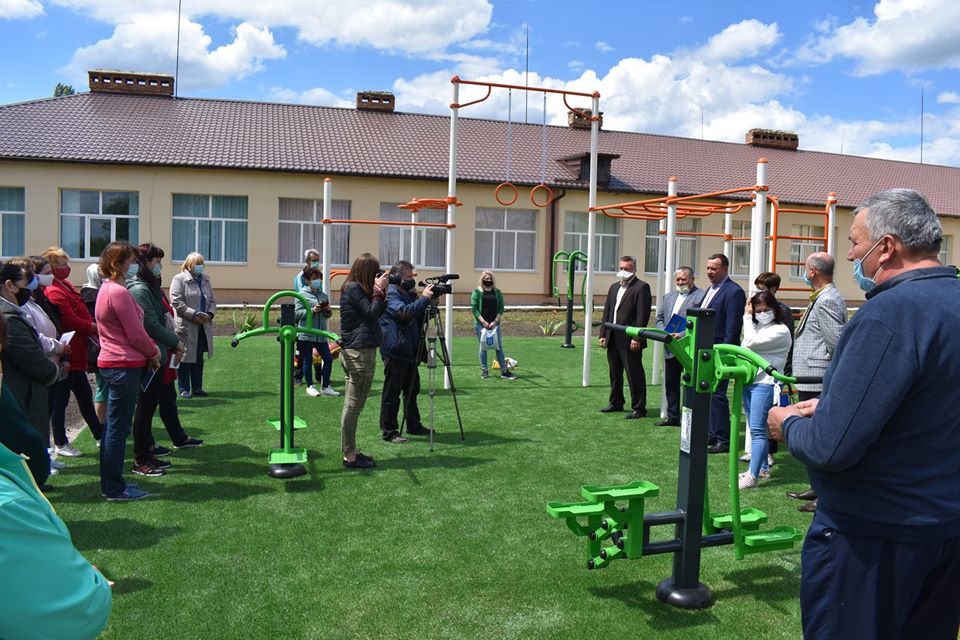 Відкриття майданчика для воркаут в селі Потік. Фото