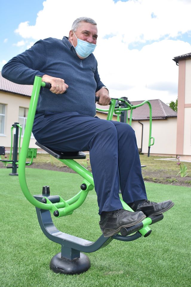 Відкриття майданчика для воркаут в селі Потік. Фото