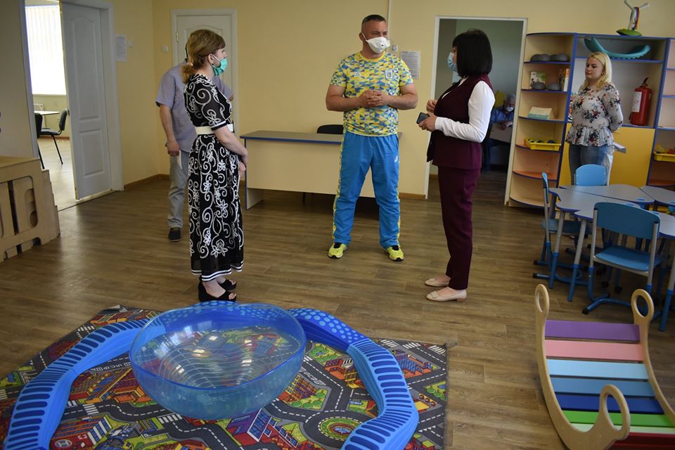 Відкриття воркаут-майданчика у Шкарівці. Фото