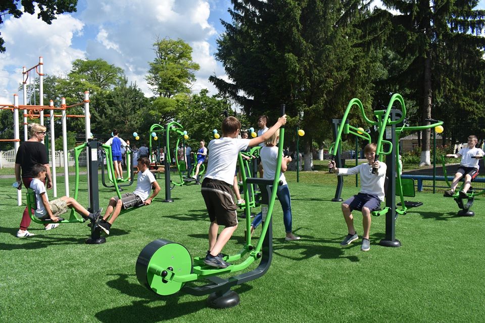 Відкриття воркаут-майданчика в Красилівці. Фото