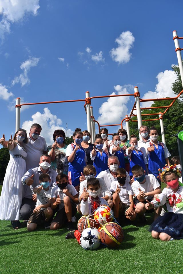 Відкриття воркаут-майданчика в Красилівці. Фото