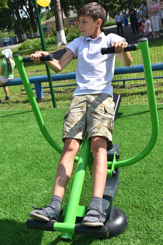 Відкриття воркаут-майданчика в Красилівці. Фото