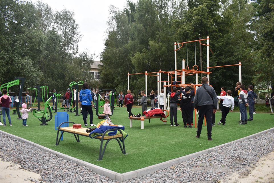 Відкриття воркаут-майданчика у Волошинівці. Фото