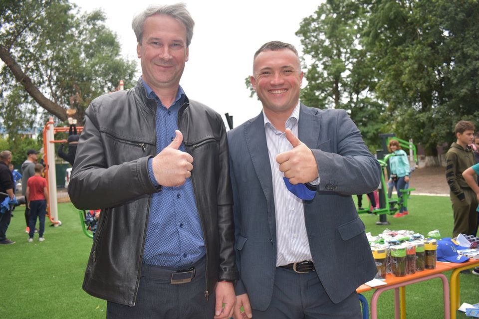 Відкриття воркаут-майданчика у Волошинівці. Фото