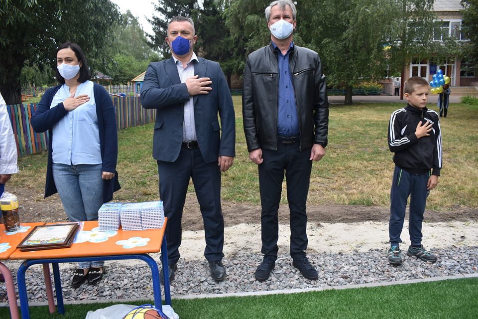 Відкриття воркаут-майданчика у Волошинівці. Фото