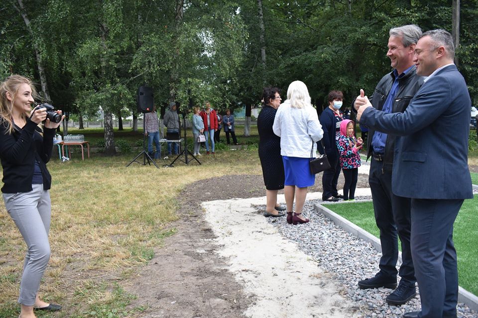 Відкриття воркаут-майданчика у Волошинівці. Фото