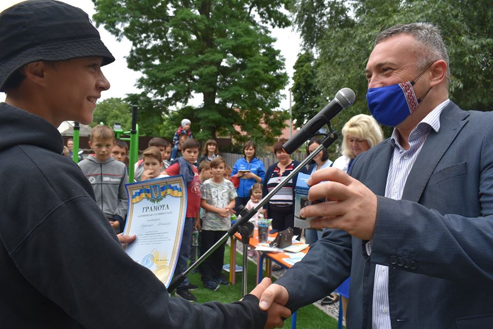 Відкриття воркаут-майданчика у Волошинівці. Фото