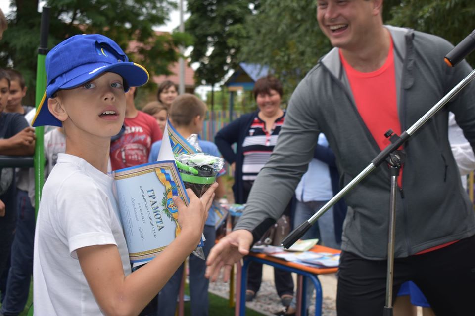 Відкриття воркаут-майданчика у Волошинівці. Фото