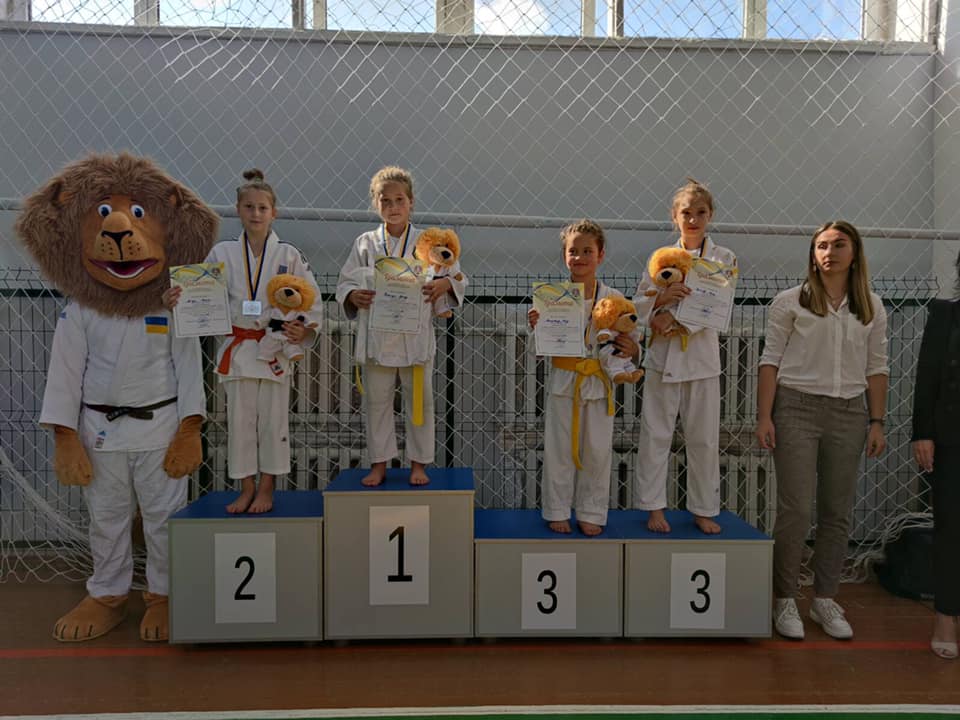 В селі Іллінці на Вінничині відбулися змагання з дзюдо серед юнаків та дівчат. Фото