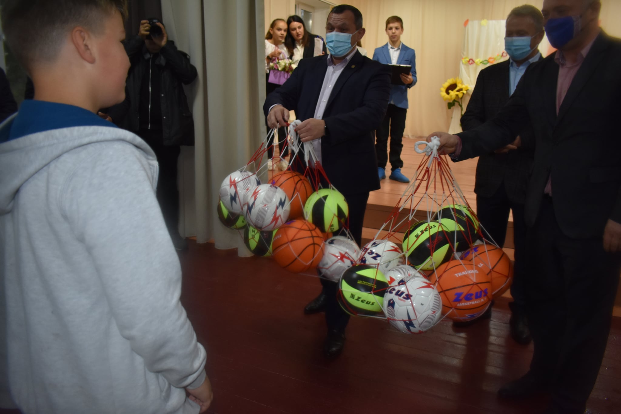 Василь Володін завітав на відкриття мультифункціонального майданчика до Луб’янки. Фото