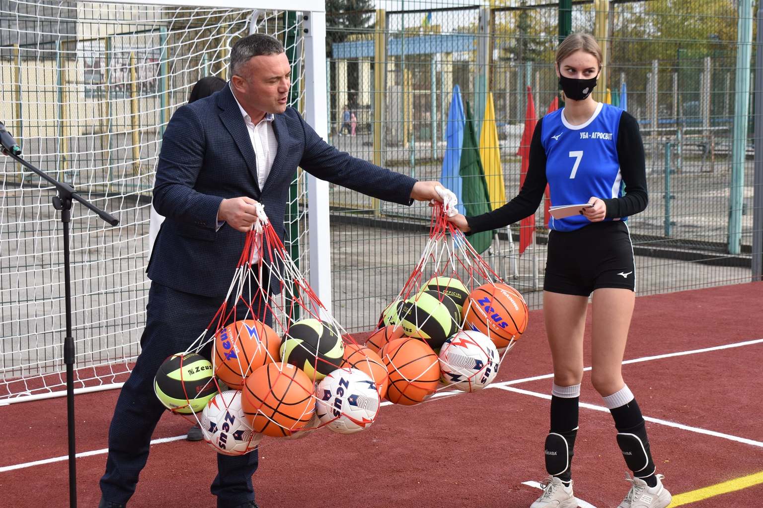 В Баришівці та Любарцях відкрито мультифункціональні майданчики. Фото