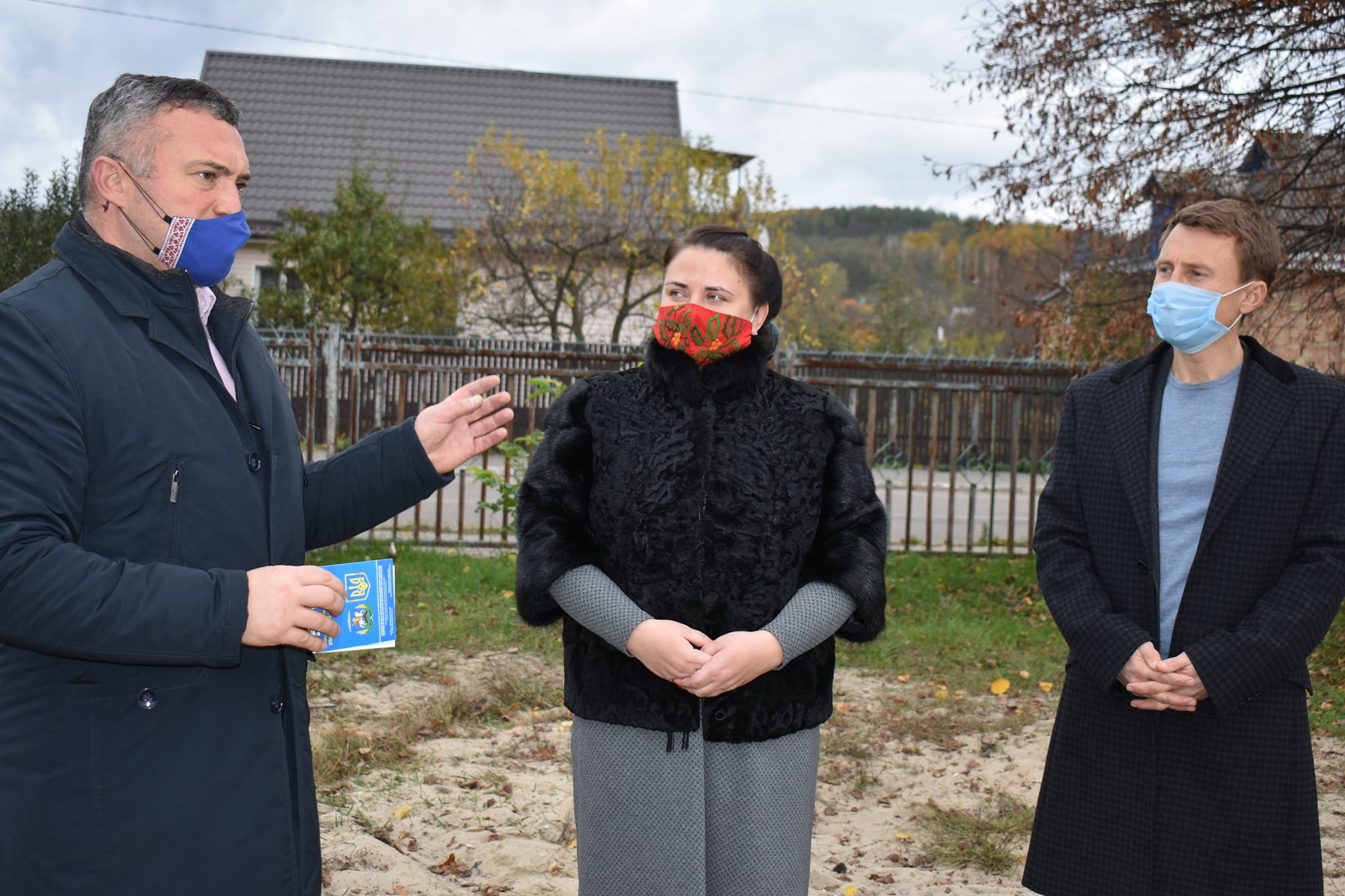 Ржищів. Відкрито міні-футбольне поле та воркаут-майданчик. Фото