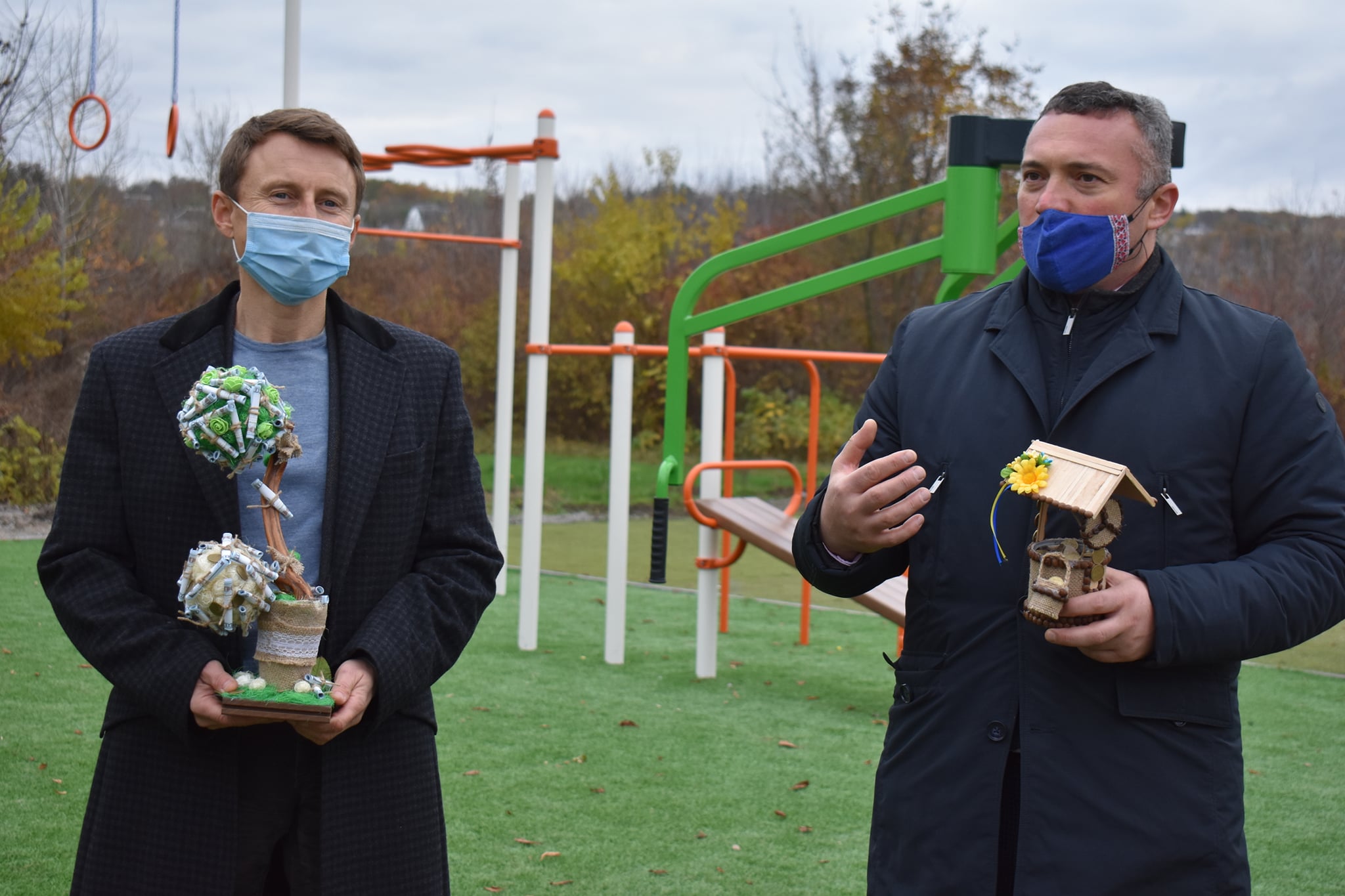 Ржищів. Відкрито міні-футбольне поле та воркаут-майданчик. Фото