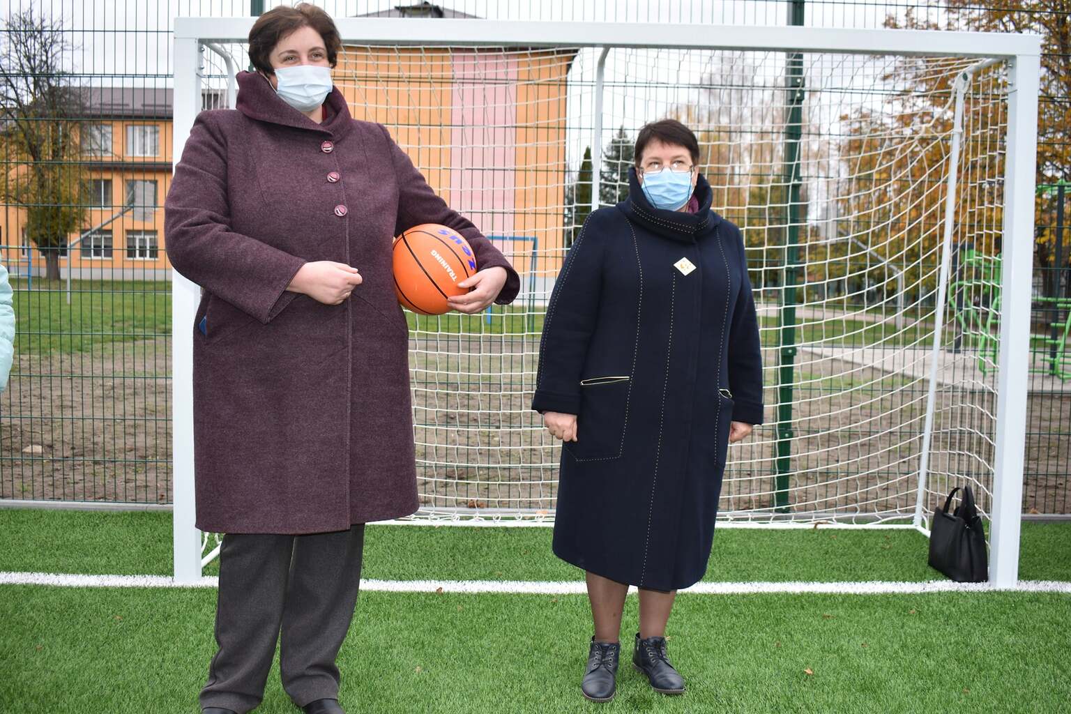 Ржищів. Відкрито міні-футбольне поле та воркаут-майданчик. Фото