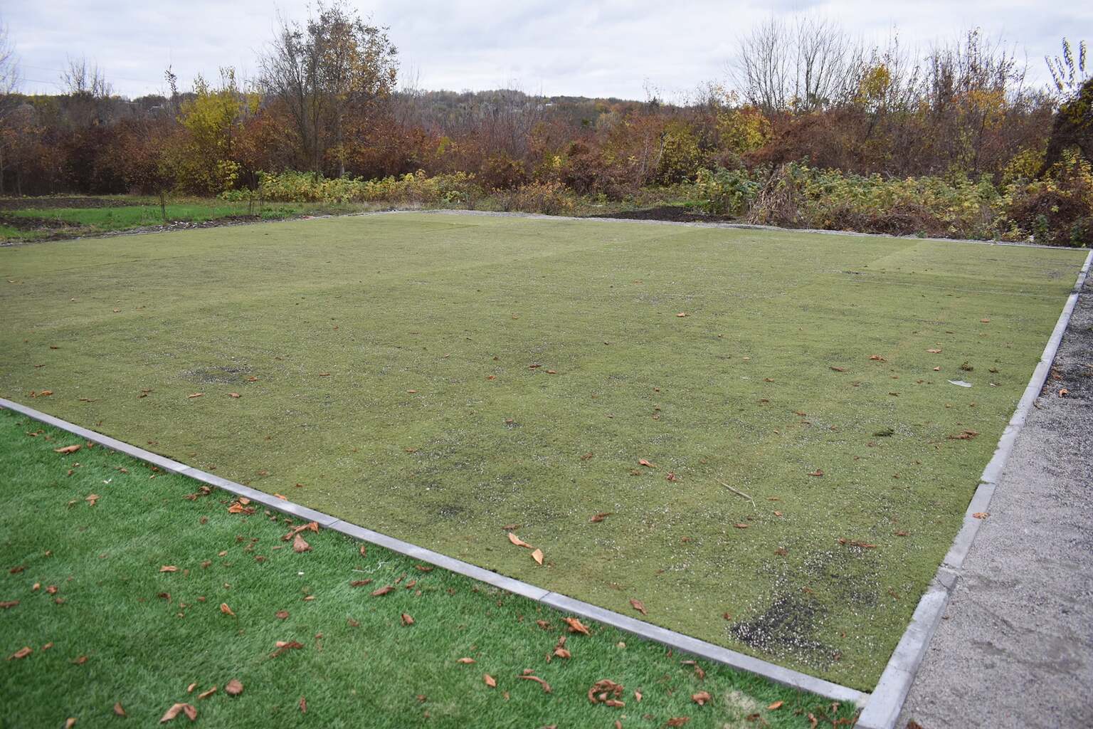 Ржищів. Відкрито міні-футбольне поле та воркаут-майданчик. Фото