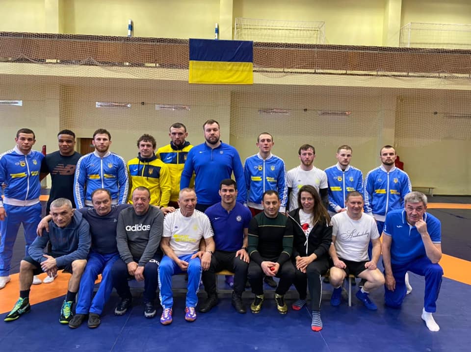  чоловіча збірна з греко-римської боротьби. фото