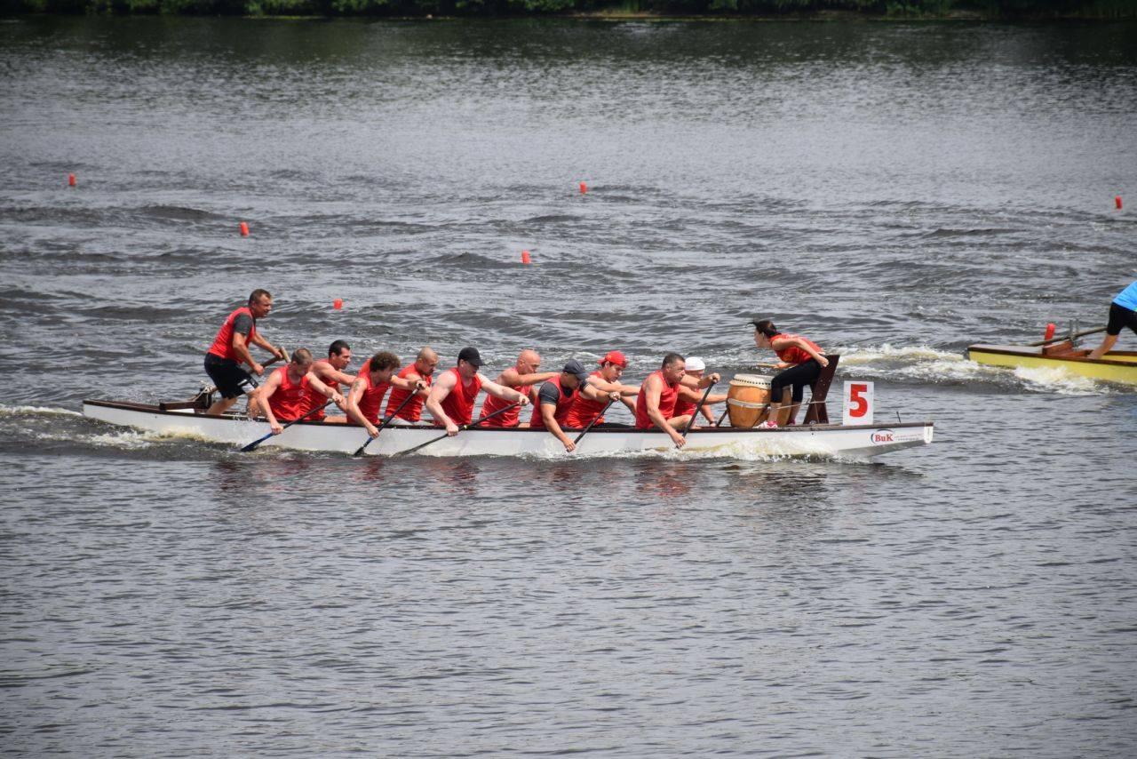 ЧУ з веслування на човнах "Дракон", Київ. Фото