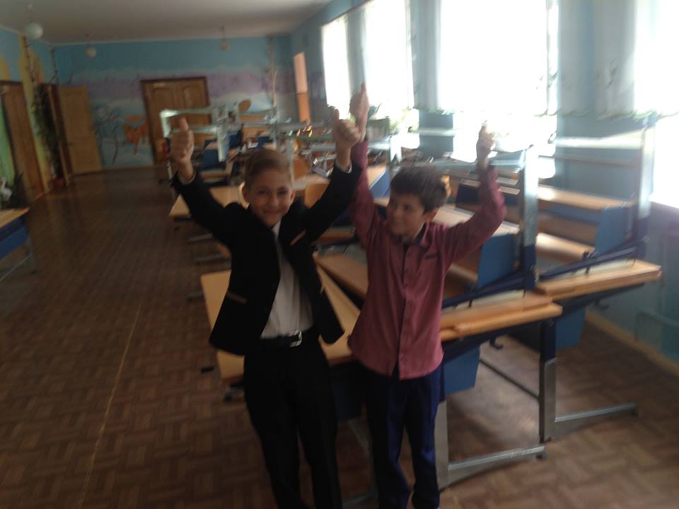 Нові парти для березанської спортшколи. Фото