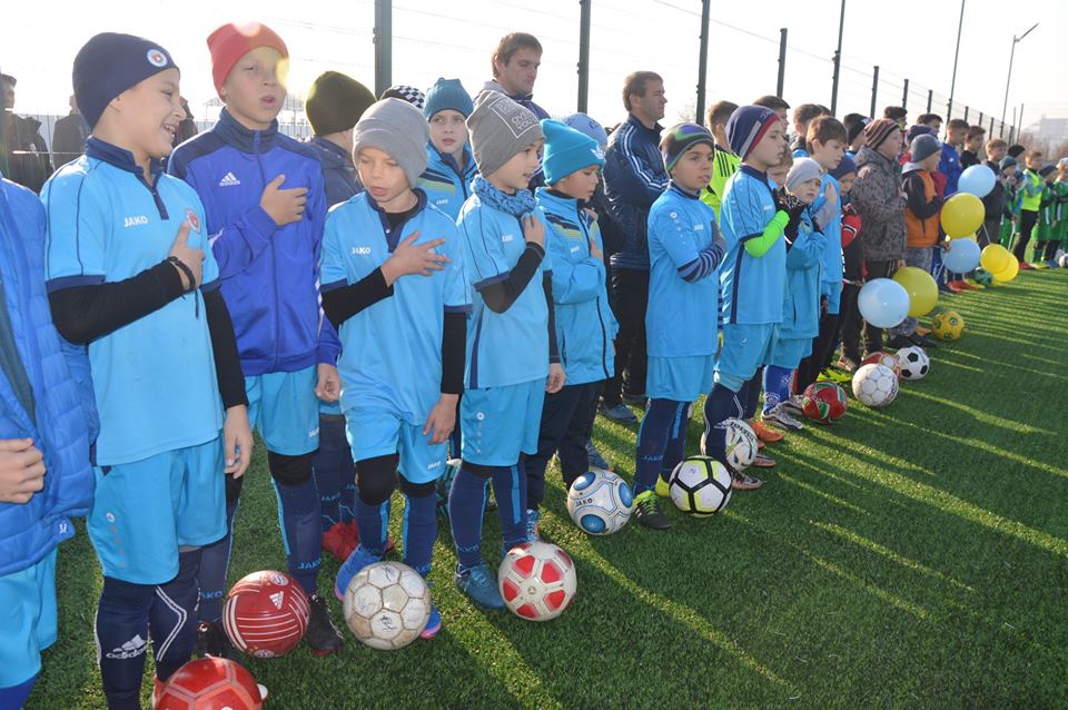 Відкриття футбольного поля у Шевченковому. Фото