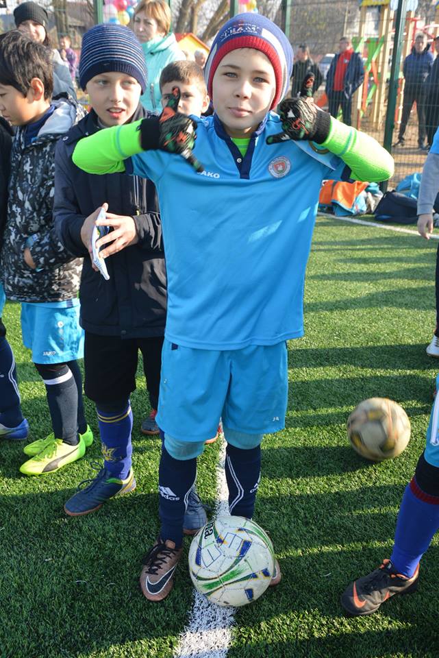 Відкриття футбольного поля у Шевченковому. Фото