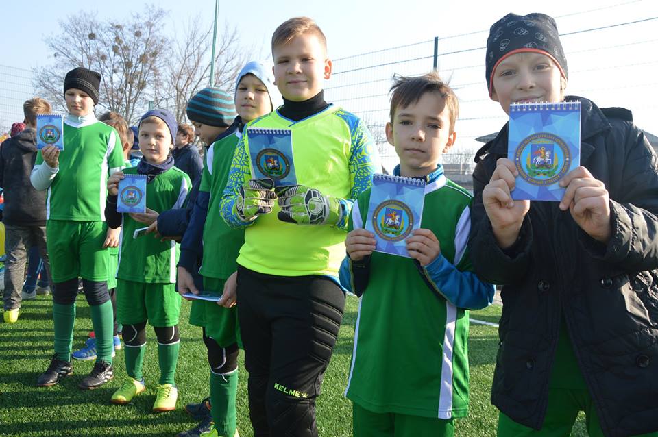 Відкриття футбольного поля у Шевченковому. Фото