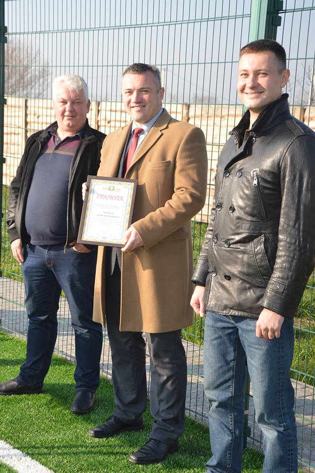 Відкриття футбольного поля у Шевченковому. Фото