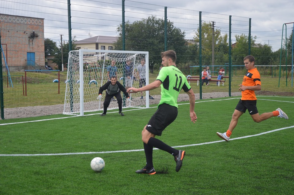 Відкриття міні-футбольного майданчика, Телешівка. Фото