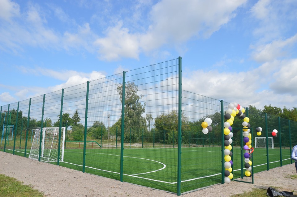 Відкритя міні-футбольного майданчика, Телешівка. Фото