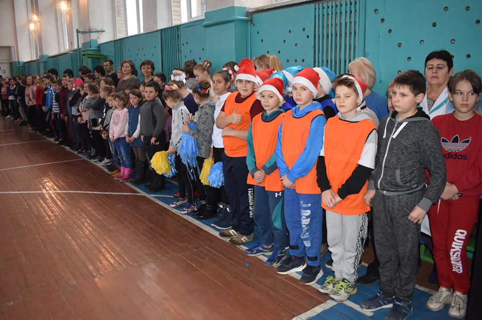 Відкриття футбольного поля в Бишеві. Фото