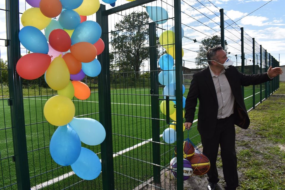 Відкриття футбольного поля в Згурівці. Фото