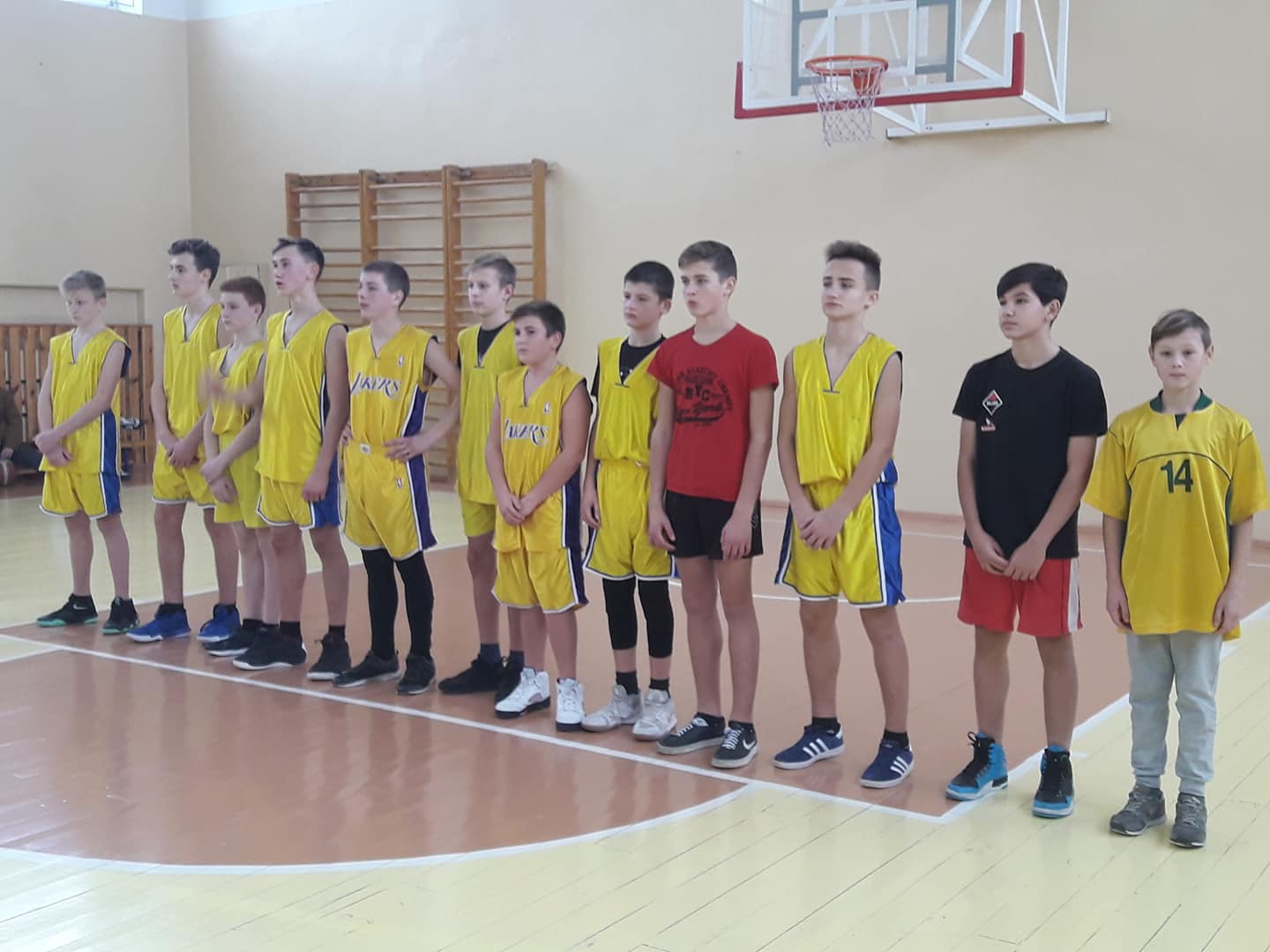 Києво-Святошинська першість з баскетболу. Фото