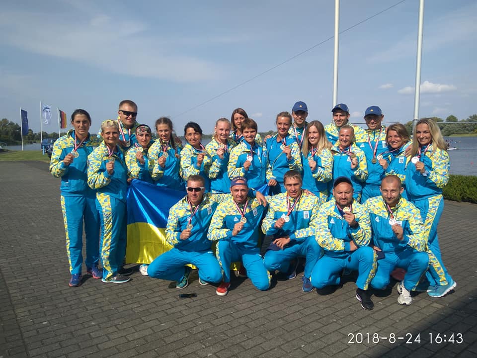 ЧЄ з веслування на човнах «Дракон». Фото