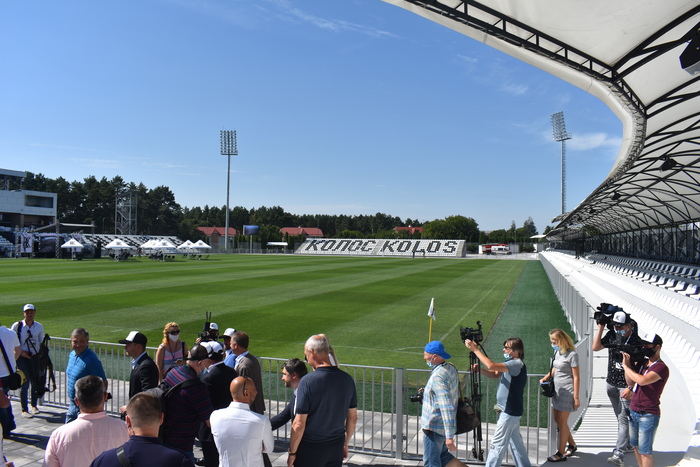 Відкриття стадіону Колос (Ковалівка). Фото