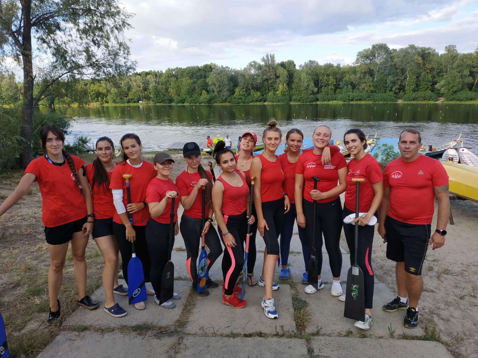 чемпіонат України у Києві з веслування на човнах «Дракон» серед молоді. фото