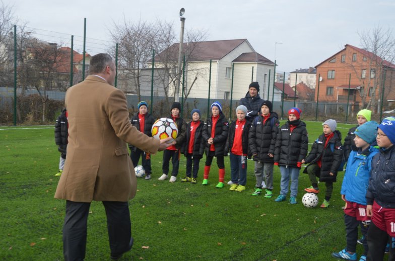 Відкриття футбольного поля в Крюківщині