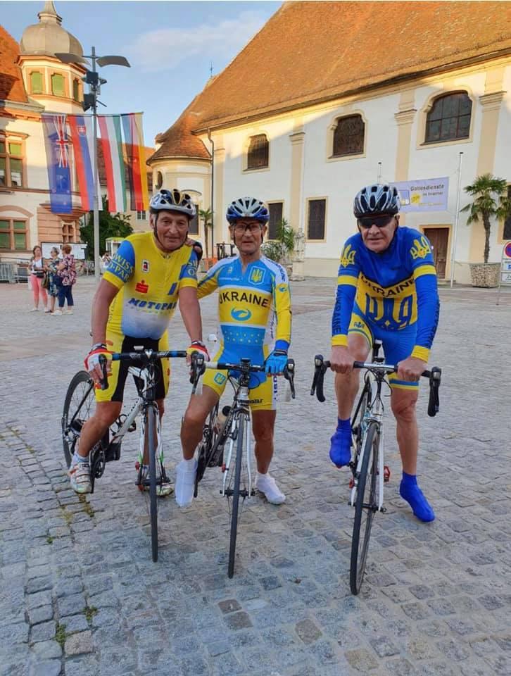 Міжнародні змагання з велоспорту мастерс. Фото