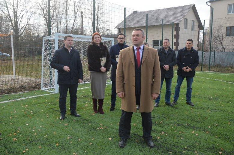 Відкриття стадіону у Крюківщині 