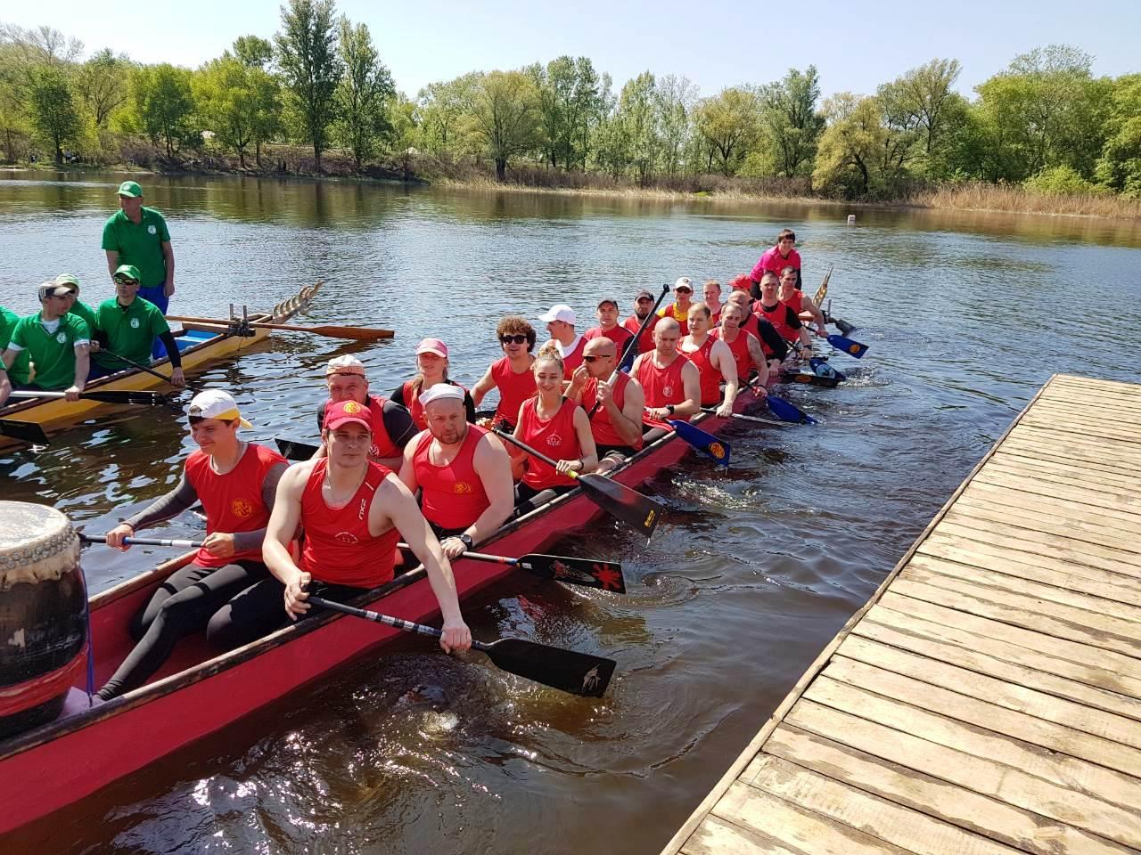 Змагання на човнах «Дракон», Горішні Плавні. Фото